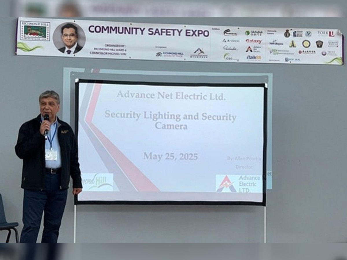 Advance-Net-Electric-presentation-at-event-recognition-award-of-Business-Achievement-Richmond-Hill-Board-of-Trade