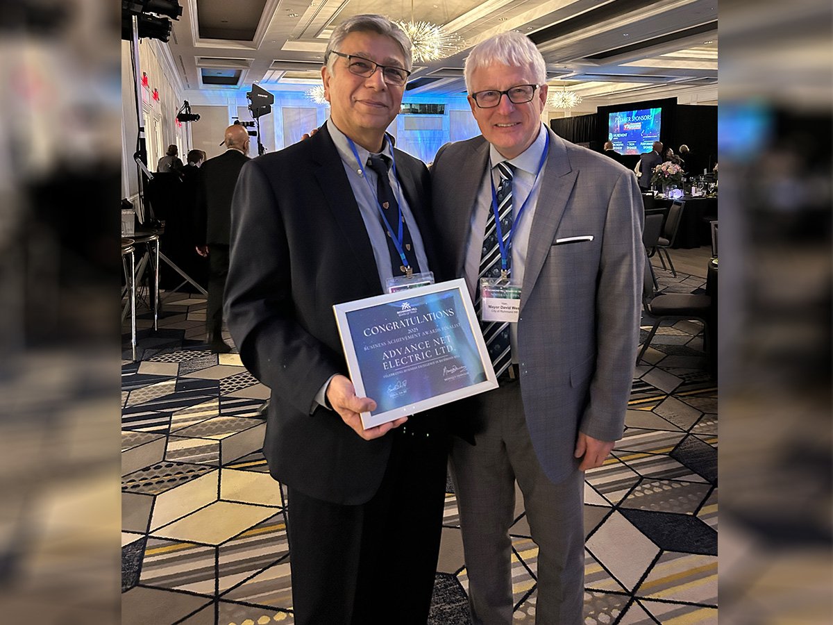 Mayor-David-West-Event-Advance-Net-Electric-recognition-award-of-Business-Achievement-Richmond-Hill-Board-of-Trade